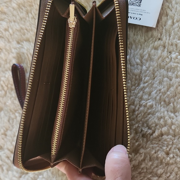 NWOT Coach Signature Wildflower Long Zippered Wallet/Wristlet 🤎🩷🌸🎁 - Picture 7 of 16